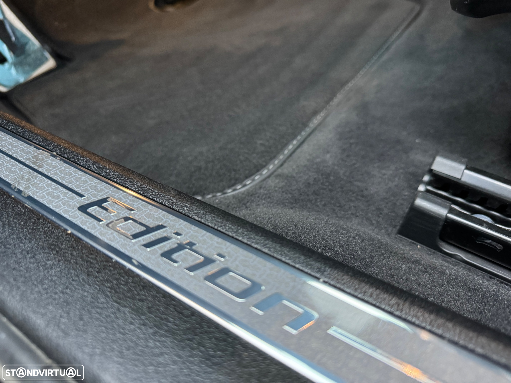 BMW 116 d Pack 50 anos M Auto - 37