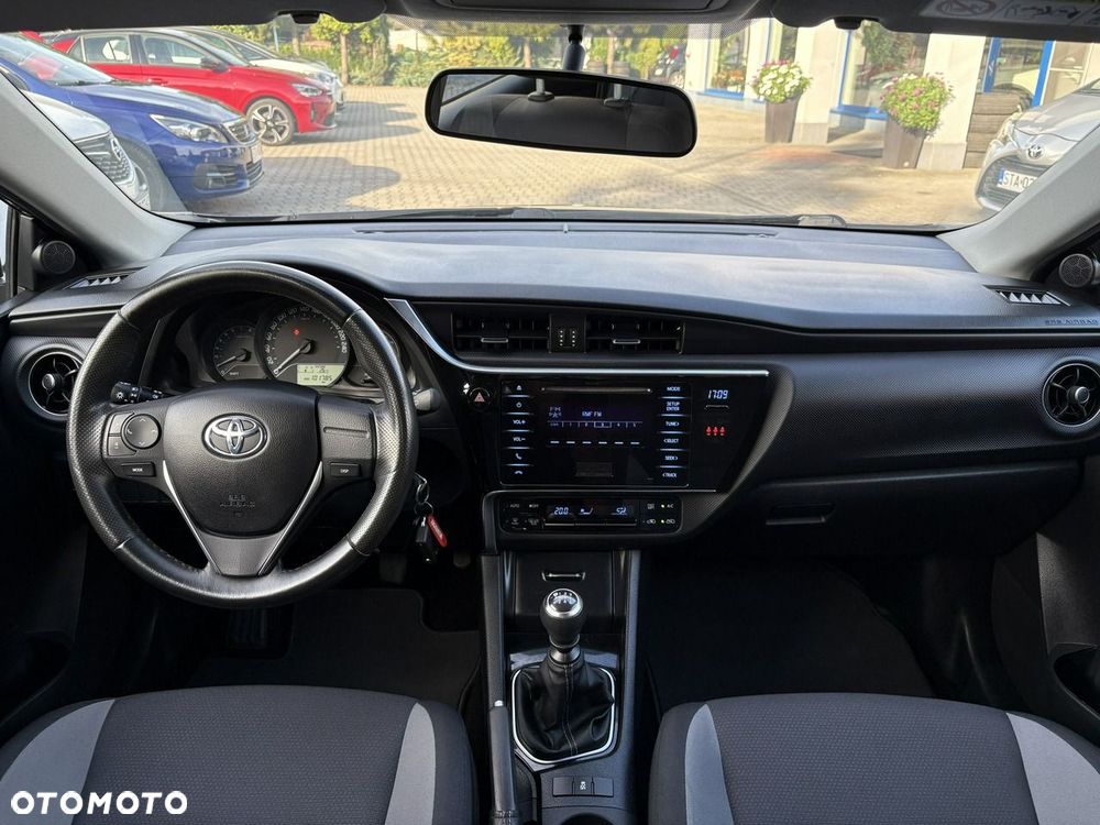 Toyota Auris - 10
