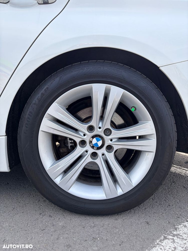 BMW Seria 3 320d Aut. Sport Line - 17