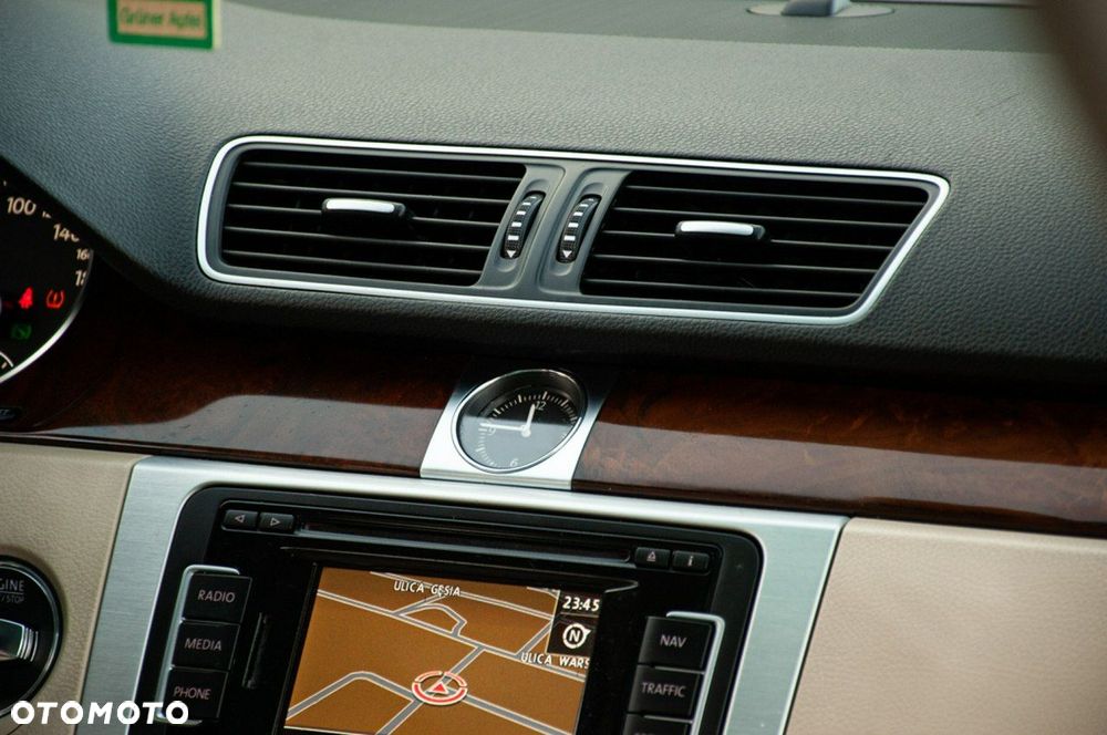Volkswagen Passat CC - 36