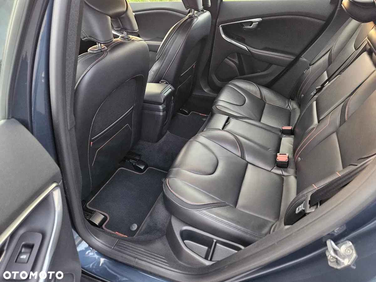 Volvo V40 Cross Country T4 AWD Drive-E Ocean Race - 9