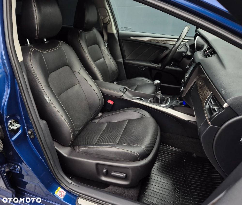 Toyota Avensis 1.8 Premium - 27