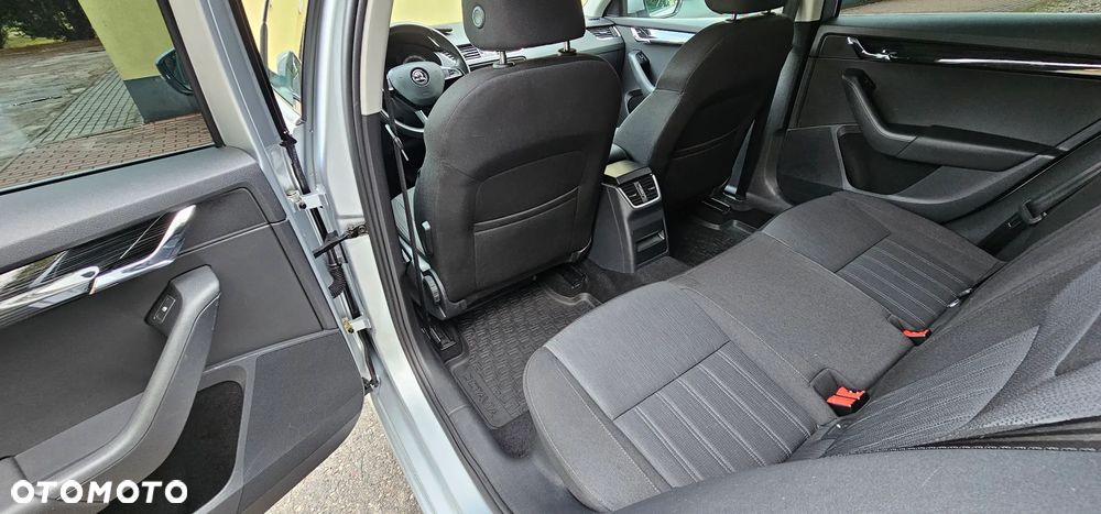 Skoda Octavia 2.0 TDI Style DSG - 34