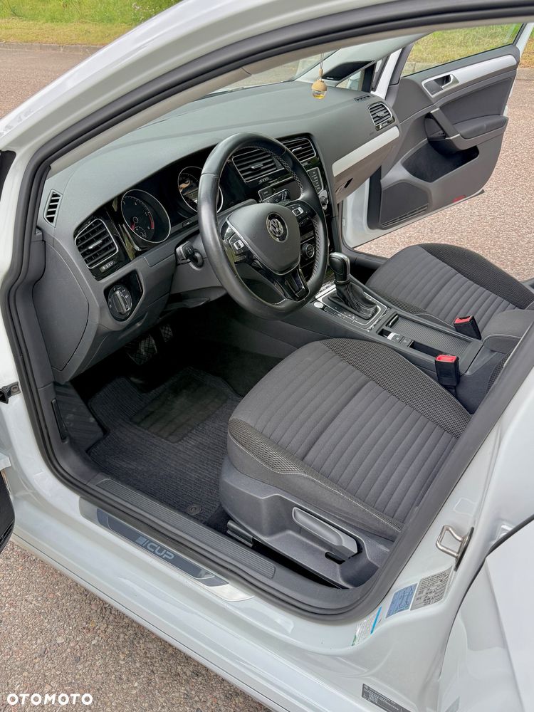 Volkswagen Golf - 16