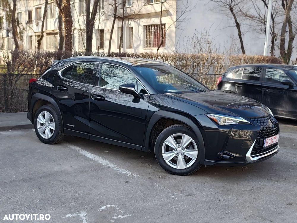 Lexus UX 250h FWD Business - 3