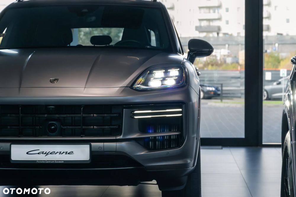 Porsche Cayenne Turbo E-Hybrid PHEV - 9