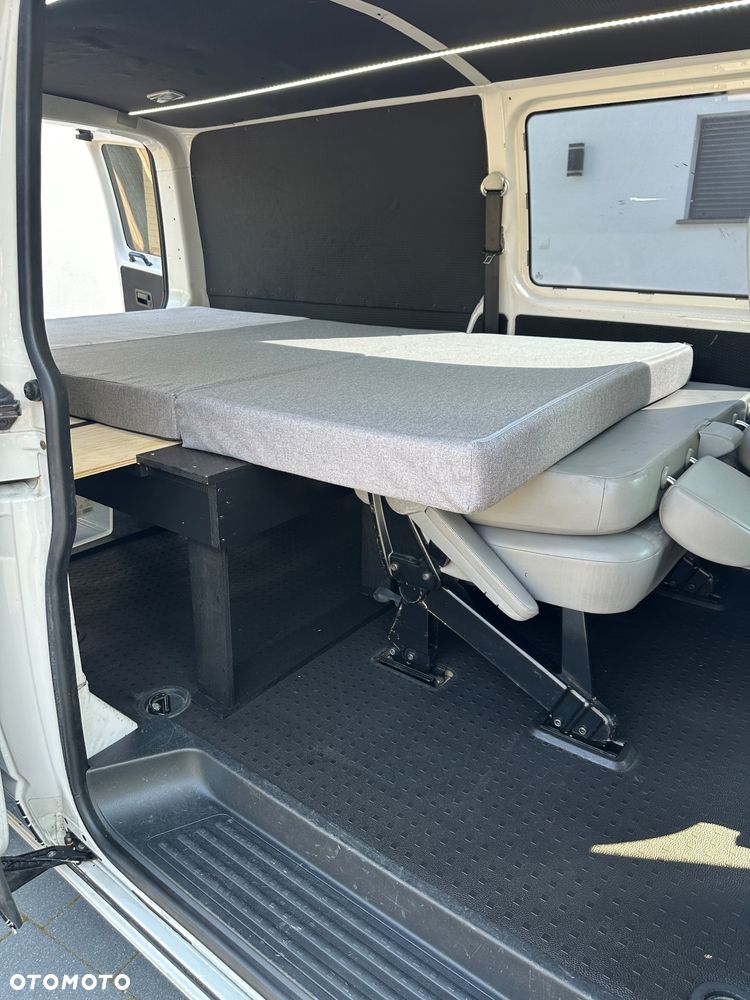 Volkswagen Transporter - 32