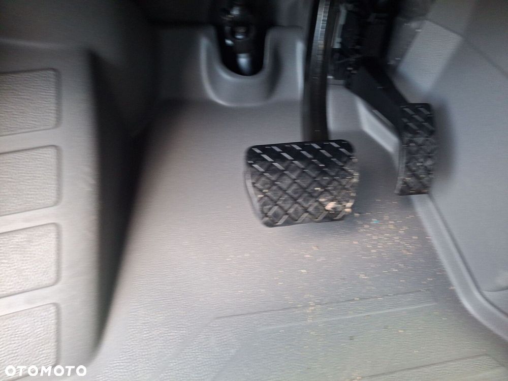 Volkswagen Crafter 35 furgon 177km Automat 3640 - 20