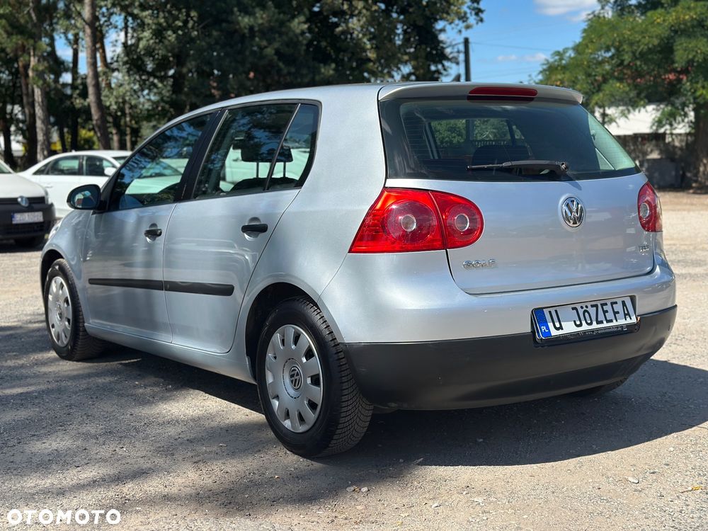 Volkswagen Golf 1.9 TDI DPF Trendline - 11