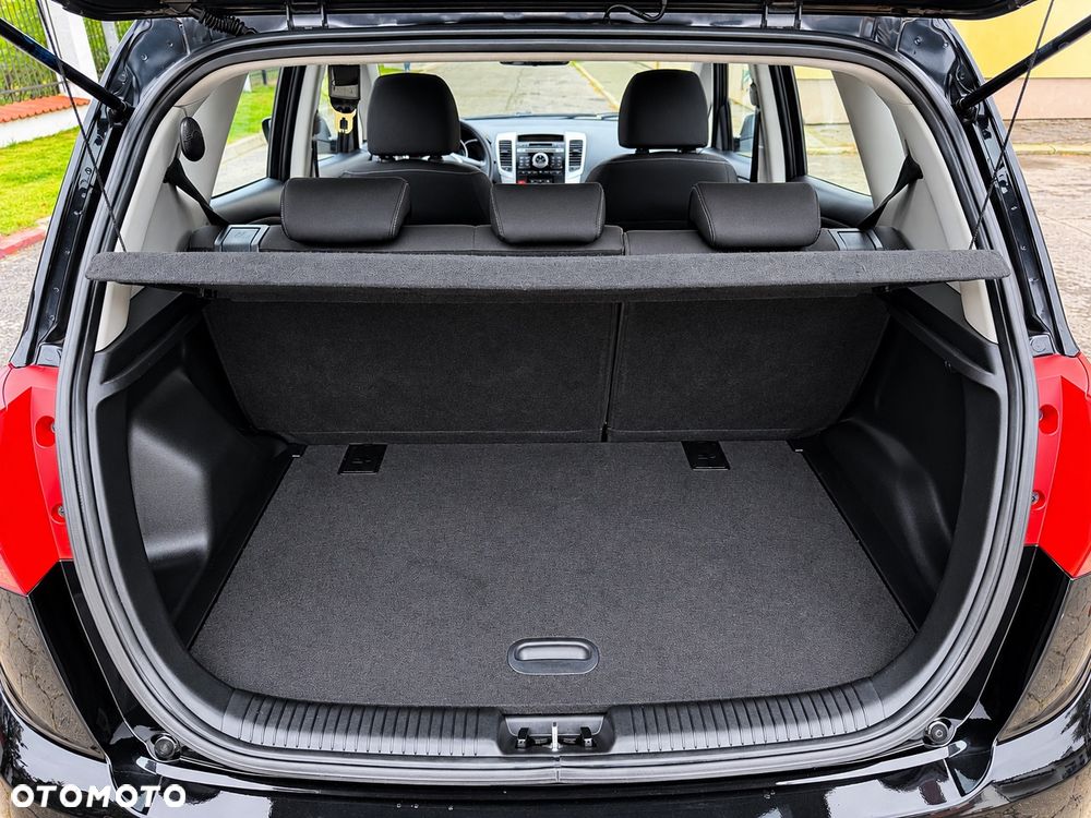 Kia Venga - 19