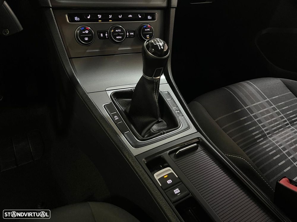 VW Golf 1.6 TDi Confortline - 26