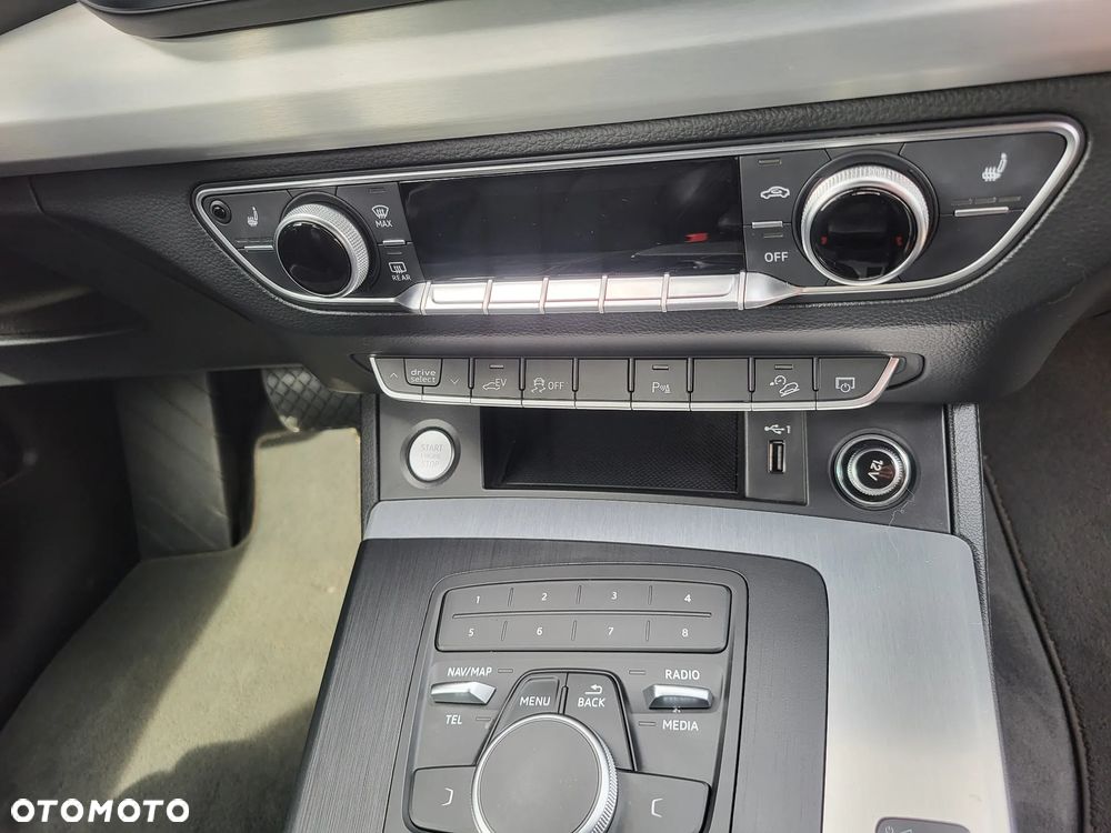 Audi Q5 55 TFSIe quattro S tronic S line - 22