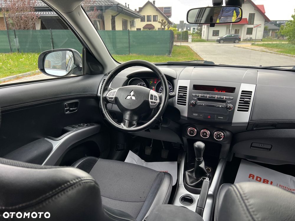 Mitsubishi Outlander 2.0 2WD Invite - 9