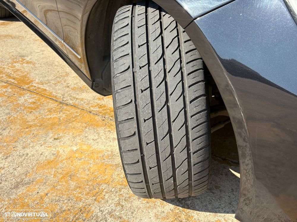 Mercedes-Benz E 220 T BlueTEC Avantgarde - 6