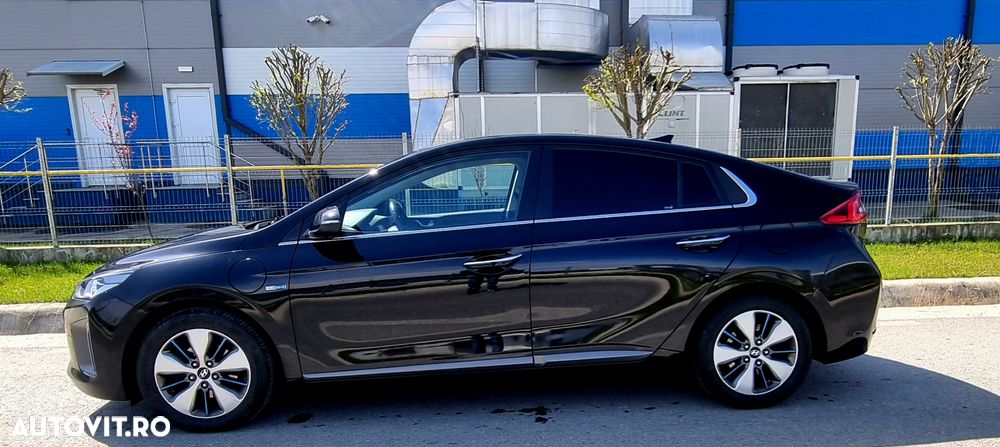 Hyundai IONIQ 1.6 GDI Premium - 4
