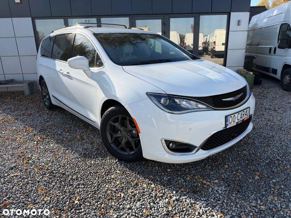 Chrysler Pacifica - 24