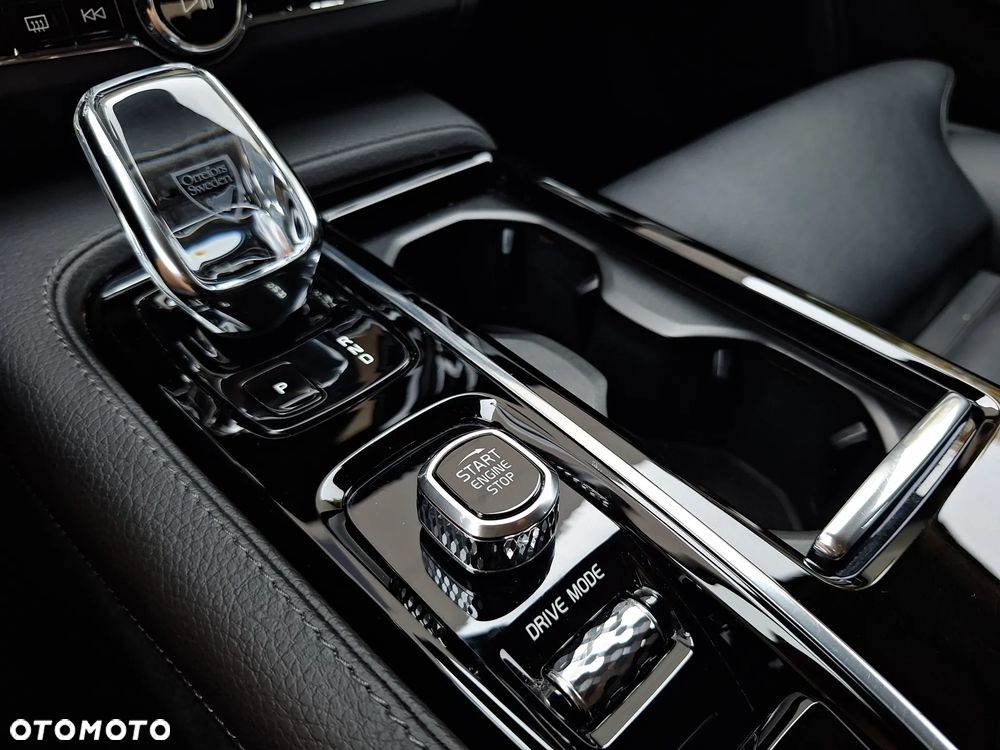 Volvo V90 T8 AWD Plug-In Hybrid Inscription - 38