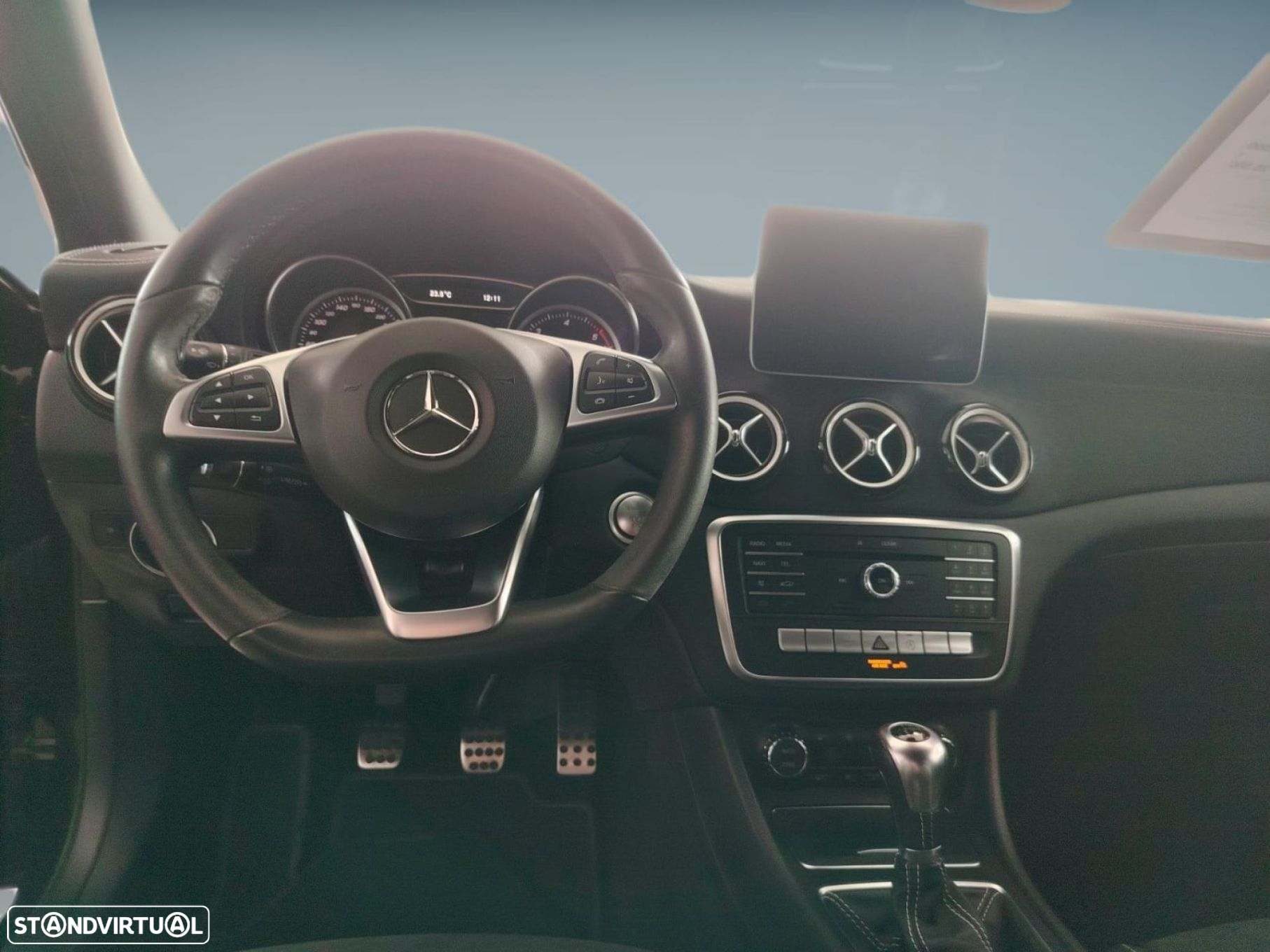Mercedes-Benz GLA 180 - 13