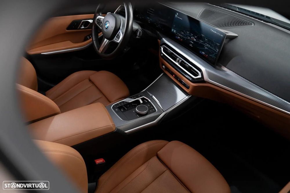 BMW 320 e Pack Desportivo M Auto - 25