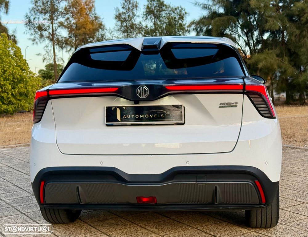 MG MG4 64 kWh Luxury - 6