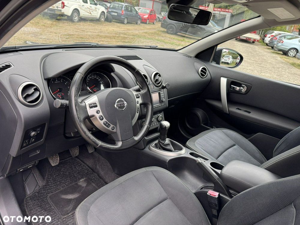 Nissan Qashqai - 25