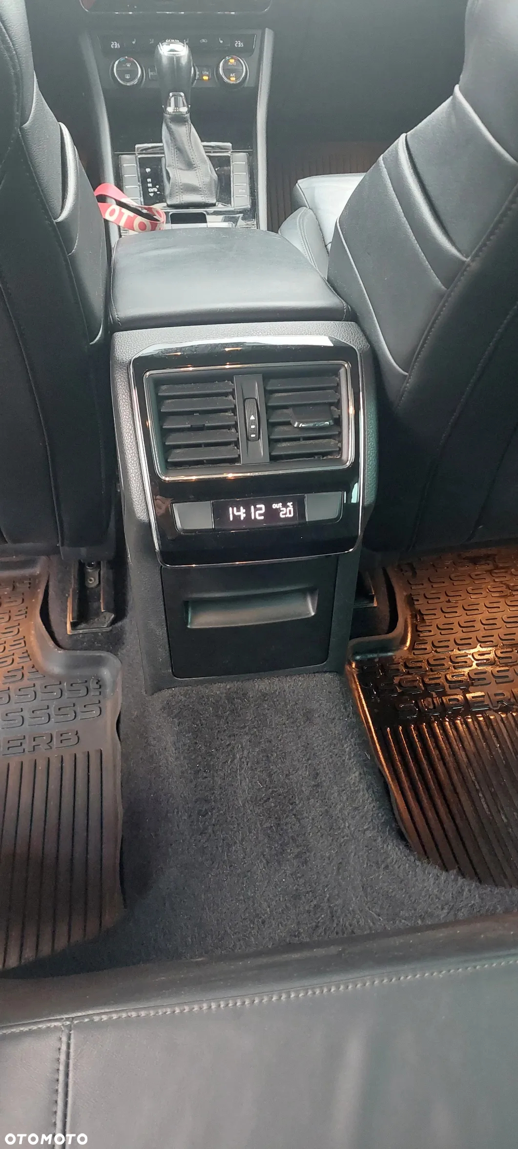 Skoda Superb Combi 2.0 TDI DSG Ambition - 16