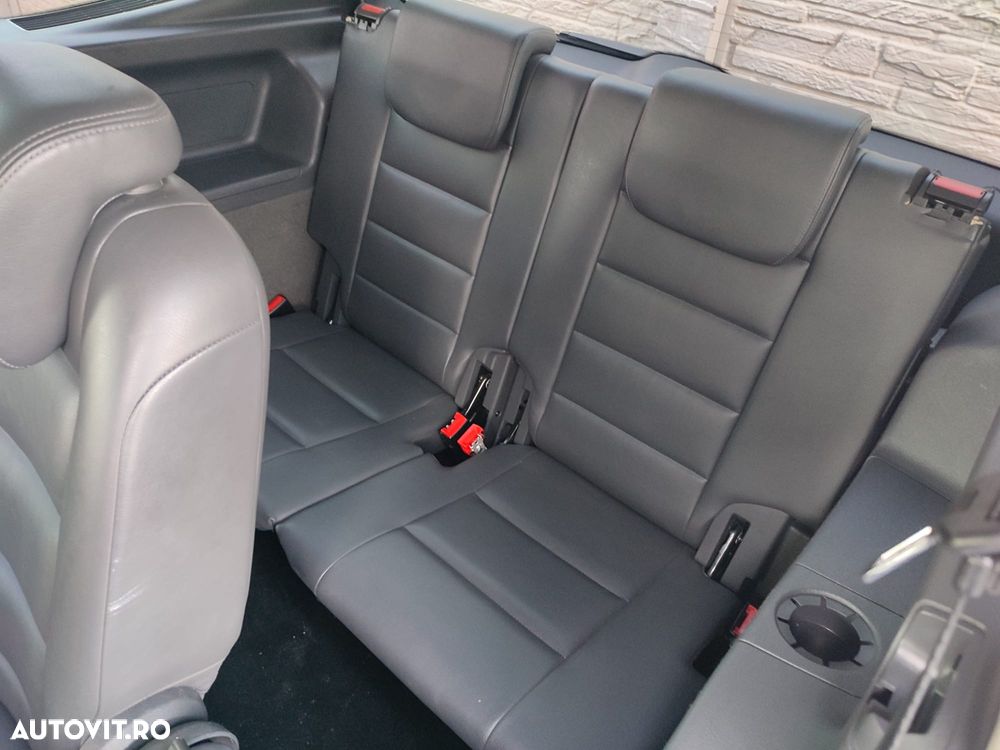 Volkswagen Touran - 8