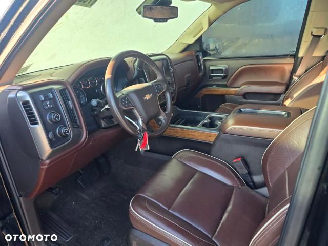 Chevrolet Silverado - 21