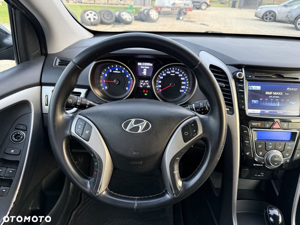 Hyundai i30 Kombi 1.6 GDi DCT Style - 24