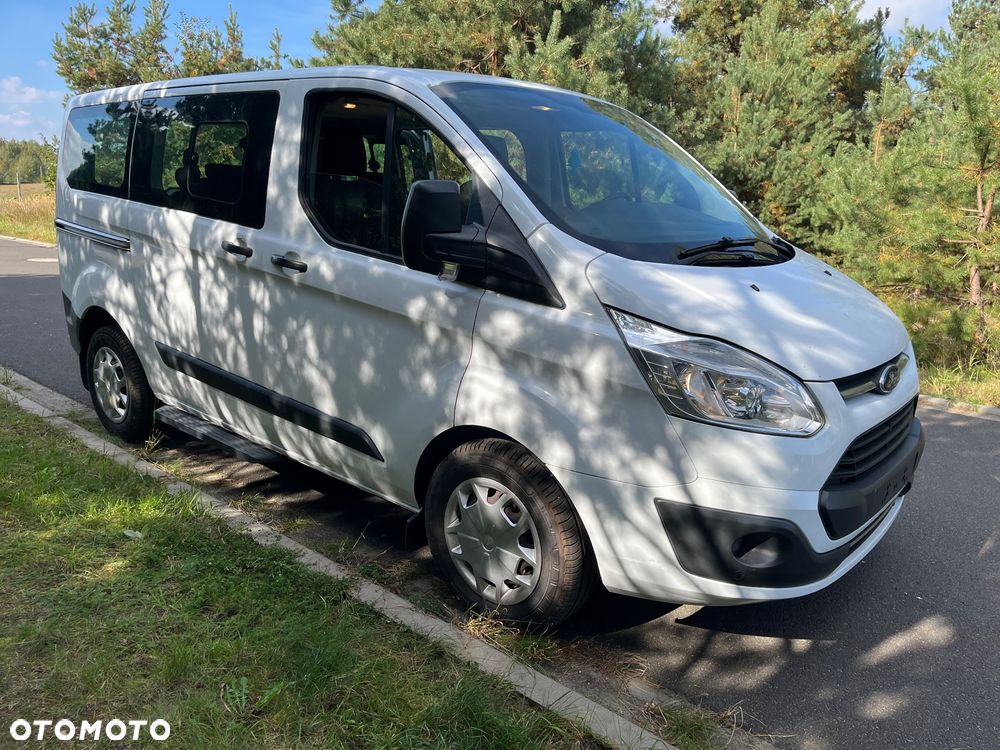 Ford Tourneo Custom - 1