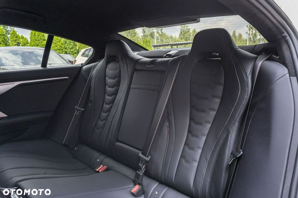BMW Seria 8 - 28