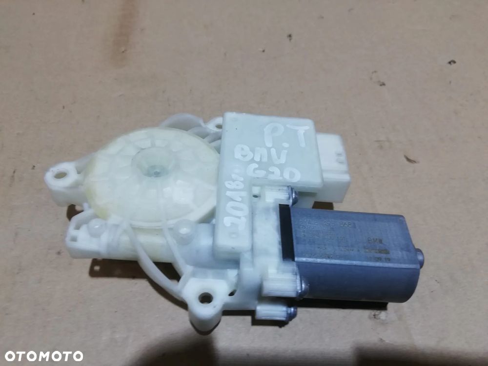 BMW 3 G20 hybrid tylny tył prawy silnik podnośnika szyby drzwi 8495868 C80701-101