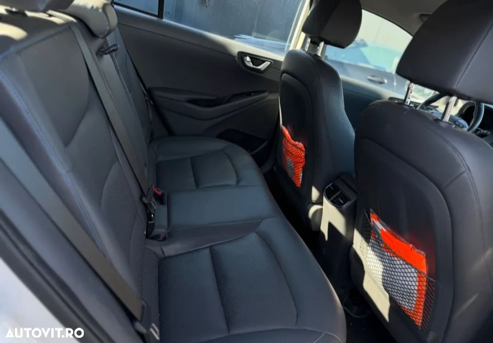 Hyundai IONIQ 1.6 GDI Premium - 8