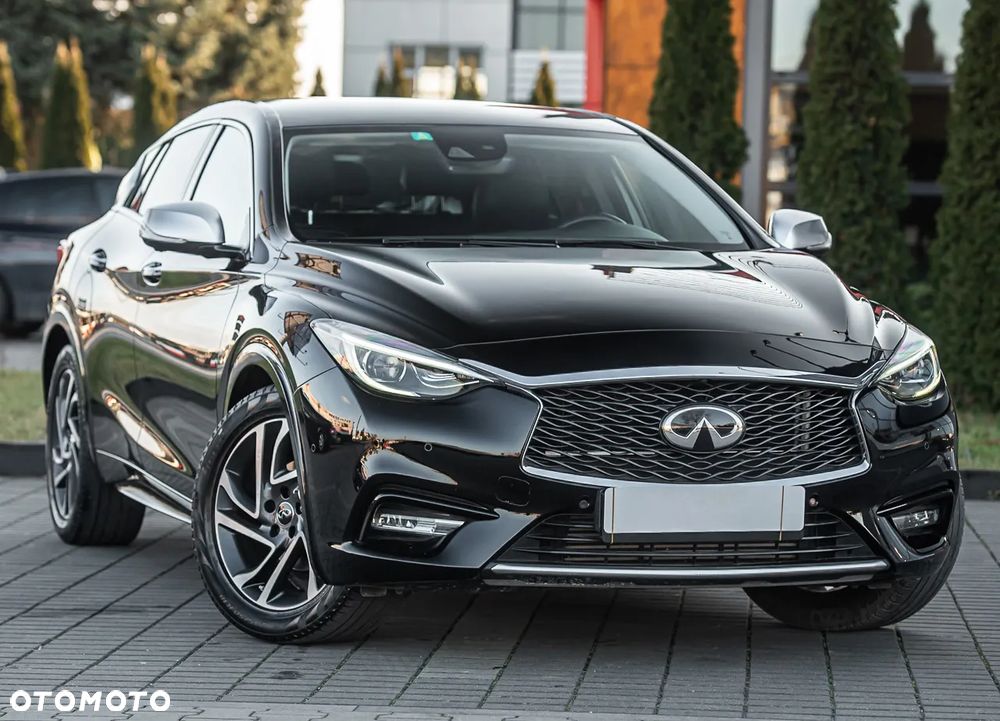 Infiniti Q30 1.6t Premium - 2