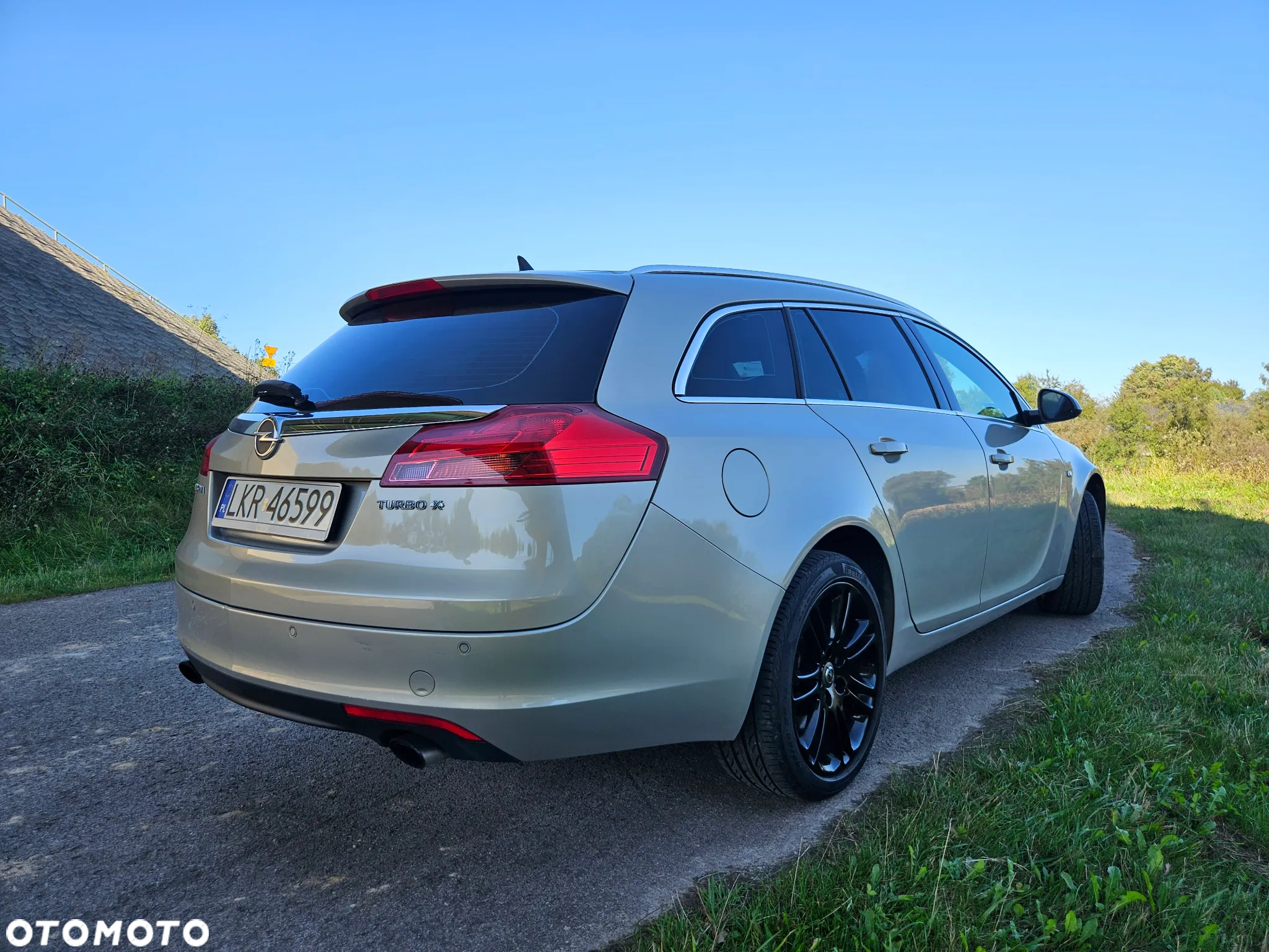 Opel Insignia 2.0 T Cosmo 4x4 - 9
