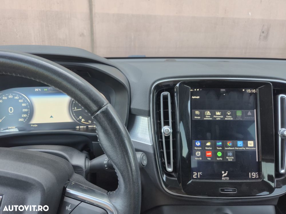 Volvo XC 40 D3 AWD Momentum - 26