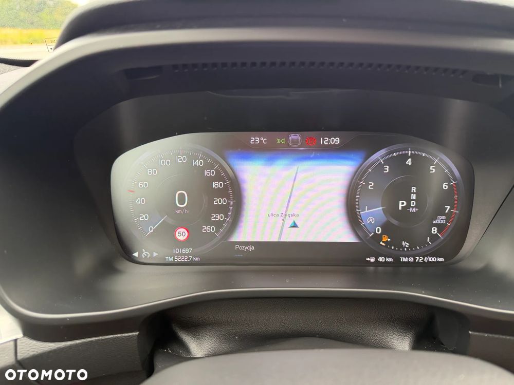 Volvo XC 40 T3 Momentum Pro - 2