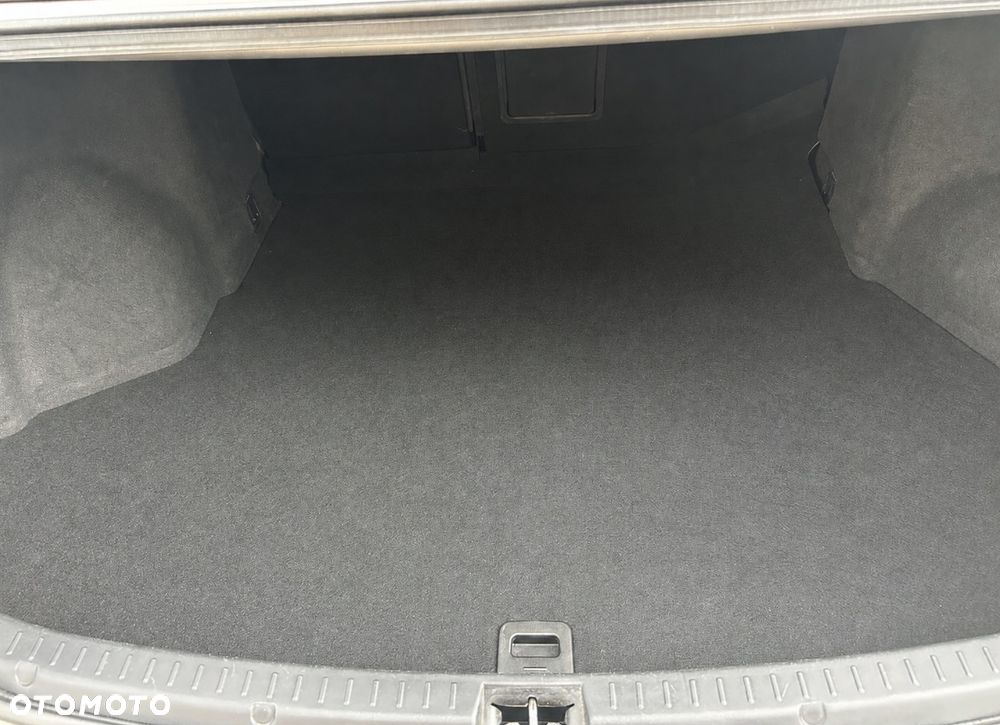 Toyota Avensis - 13