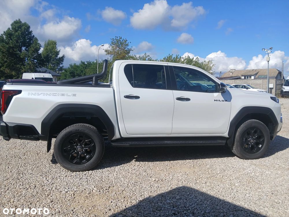 Toyota Hilux 2.8 D-4D mHEV Double Cab Invincible 4x4 - 36