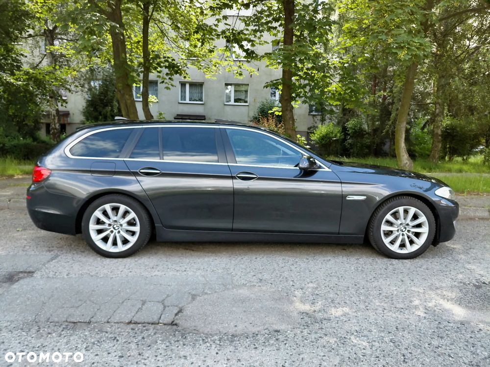 BMW Seria 5 520d Sport-Aut - 30