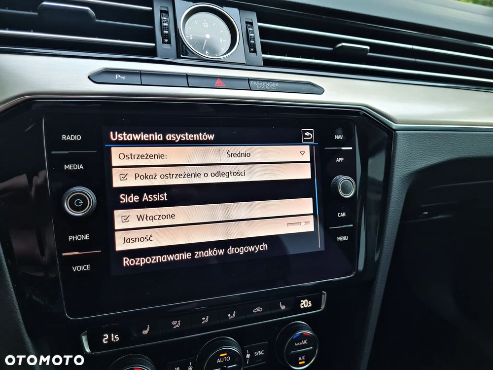 Volkswagen Passat 2.0 TDI Bi-Turbo BMT 4Mot Highline DSG - 28