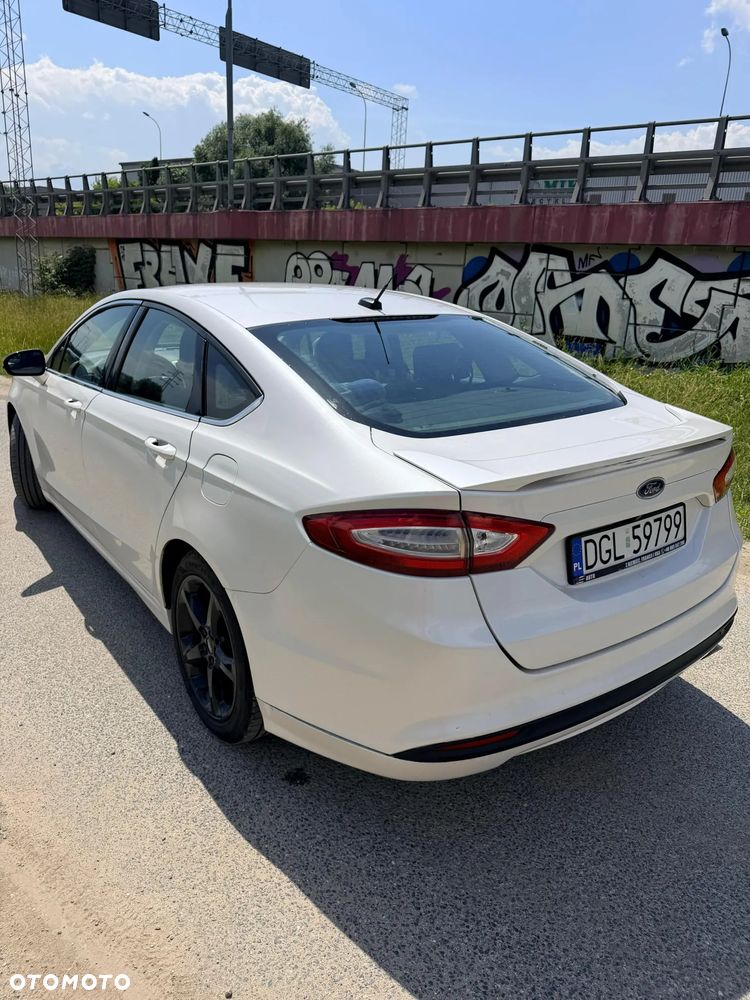Ford Fusion - 12