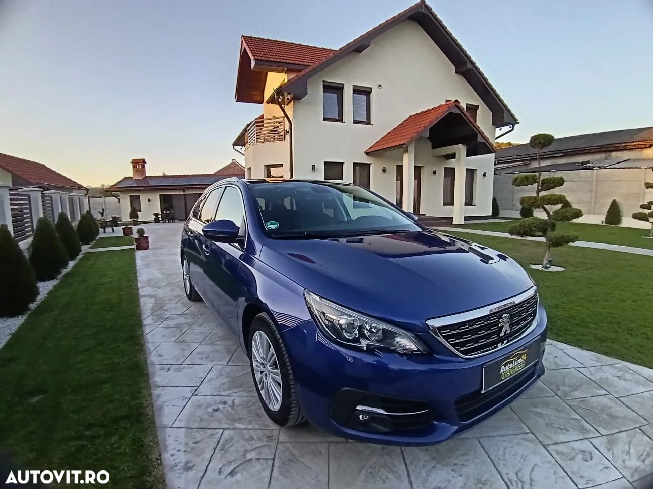 Peugeot 308 1.2 L PureTech Turbo Allure - 1