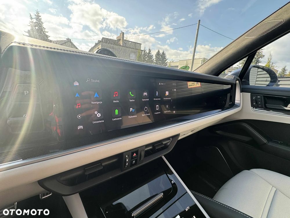 Porsche Cayenne Turbo E-Hybrid PHEV - 8