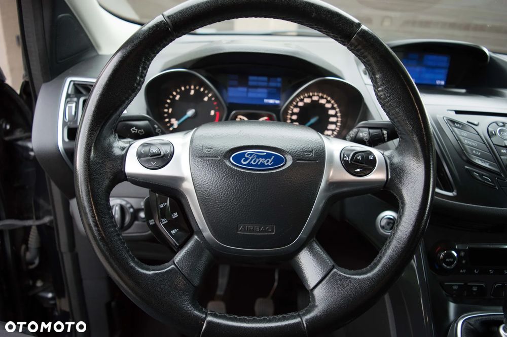 Ford Kuga 2.0 TDCi 2x4 Titanium - 18