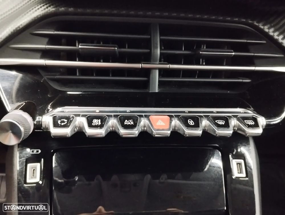 Peugeot 208 1.2 PureTech Allure Pack EAT8 - 32