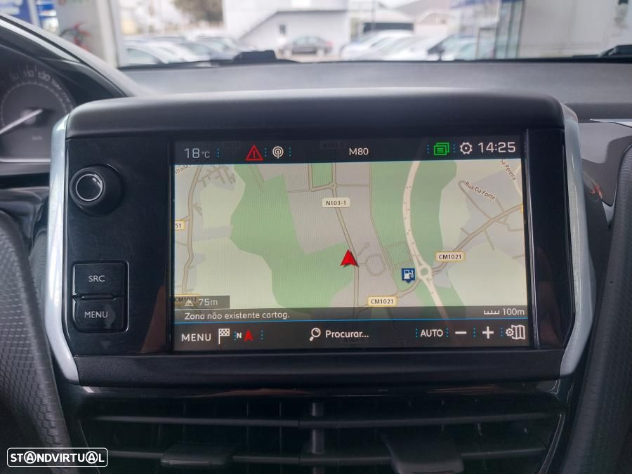 Peugeot 2008 1.5 BlueHDi Signature - 24