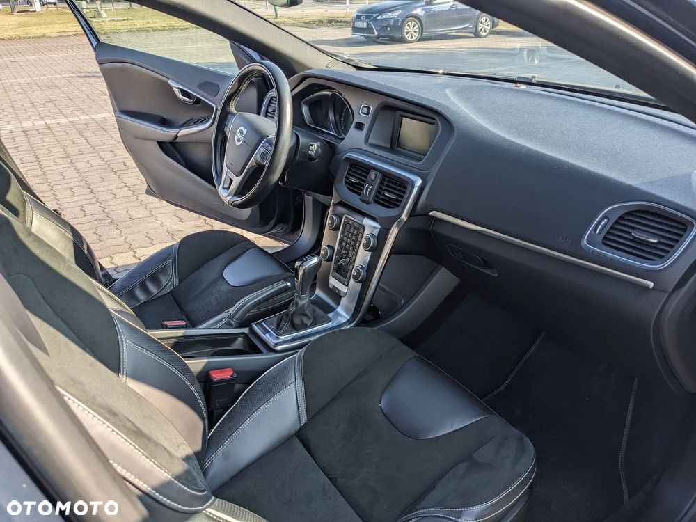Volvo V40 T4 R-Design Momentum - 8