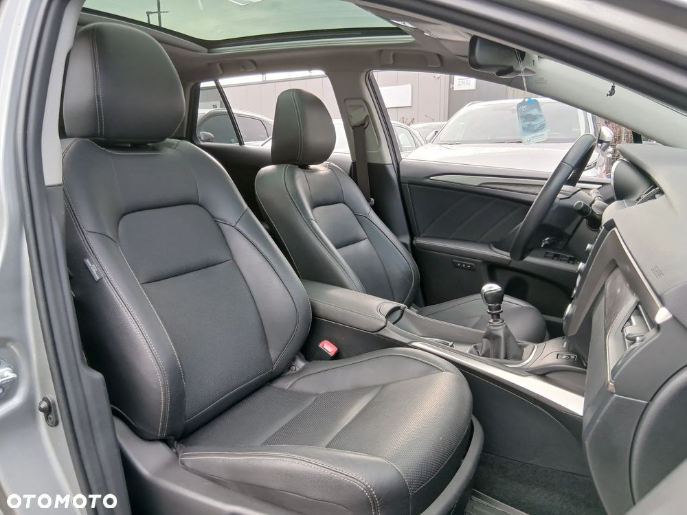 Toyota Avensis 1.8 Prestige - 24
