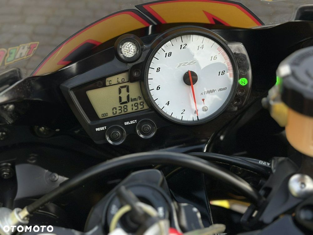Yamaha R6 - 11